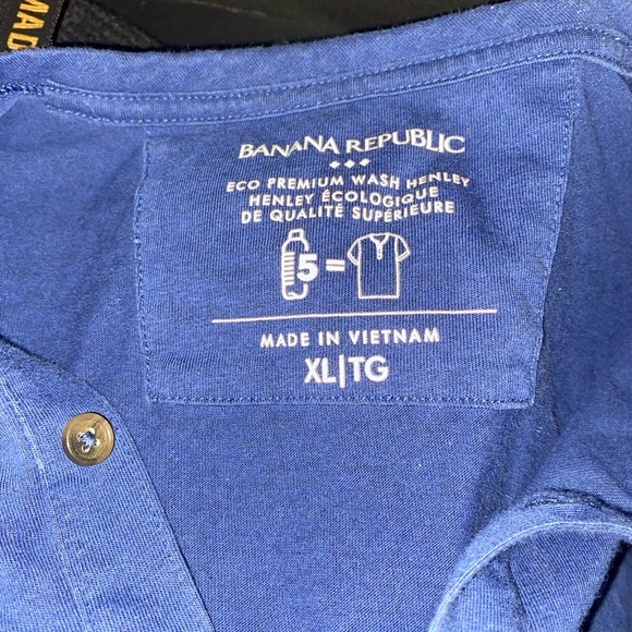 Banana Republic 🍌 Blue Buttoned T-Shirt. - Picture 1 of 3